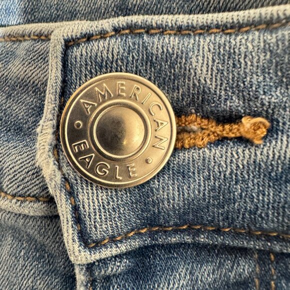 American Eagle NE(X)T Level Stretch Skinny Denim Shorts Size 8 - Picture 3 of 8